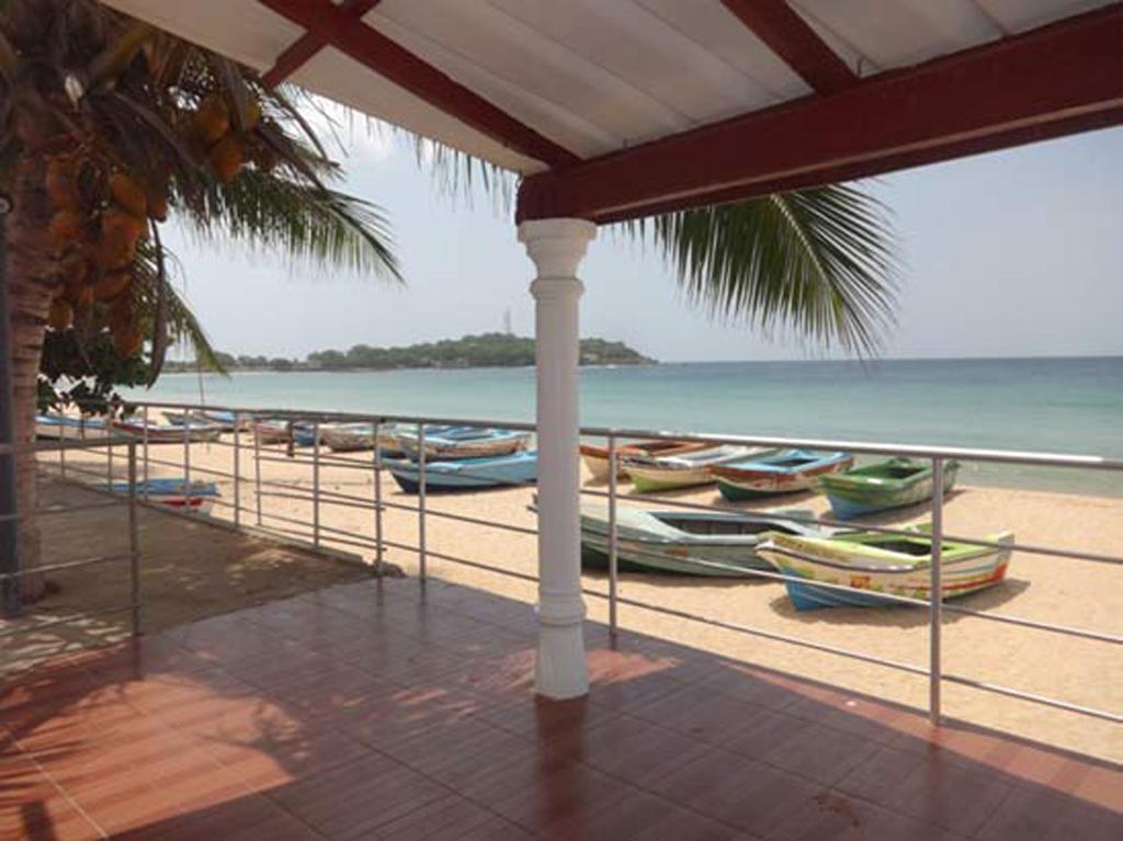 Dutch Bay Beach Cottages Trincomalee Exterior photo